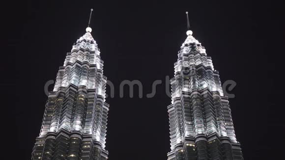 吉隆坡马来西亚10月12日2016年马来西亚吉隆坡夜间Petronas双塔视频的预览图