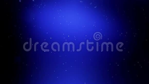 装饰的3d雪花漂浮在空气中晚上在蓝色背景上发光作为圣诞动画使用新年视频的预览图