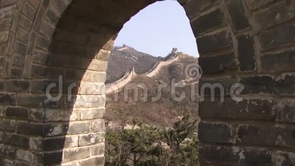 中国的长城从拱门向其他延伸视频的预览图