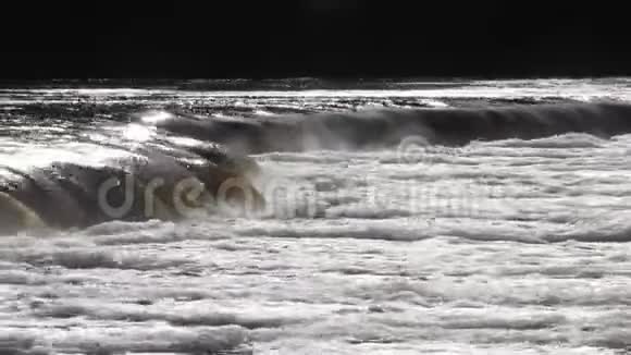 拉脱维亚最宽的瀑布文塔河视频的预览图
