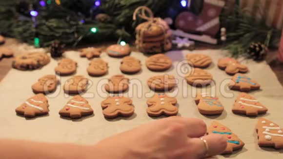 圣诞姜饼饼干视频的预览图