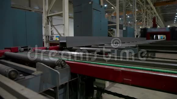 工业工厂的生产线视频的预览图