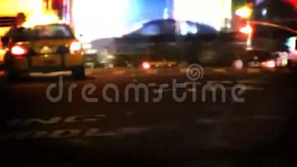 纽约街道出租车交通和人民视频的预览图