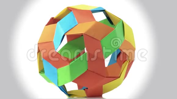 五颜六色的球形折纸球视频的预览图