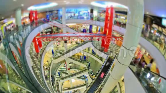 购物中心行人交通视频的预览图