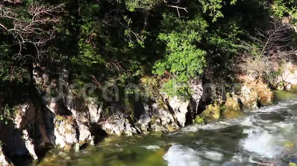 法国奥西塔尼亚的比利牛斯河视频的预览图