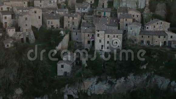 在古老的著名塔夫市索拉诺的景色视频的预览图