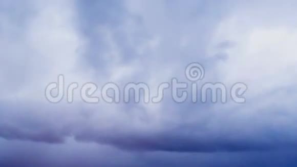 黎明时的云彩时间流逝视频的预览图