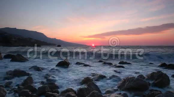 太阳从海面升起视频的预览图