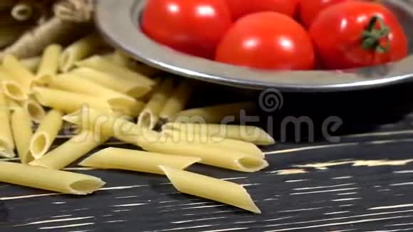 意大利面食原料视频的预览图
