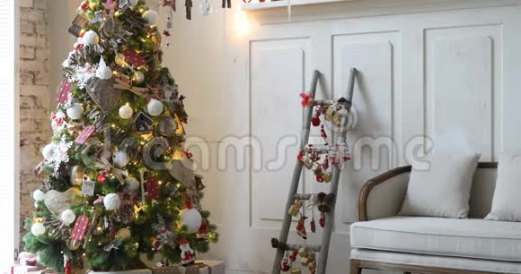 圣诞节和新年室内装饰视频的预览图