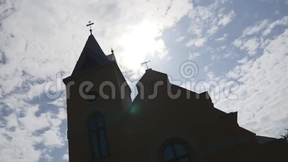 蓝天背景上的东正教教堂视频的预览图