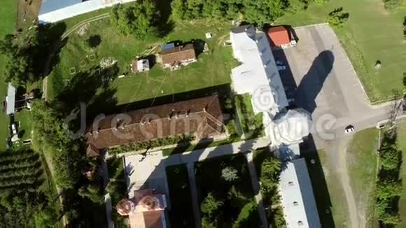 修道院的鸟瞰图视频的预览图