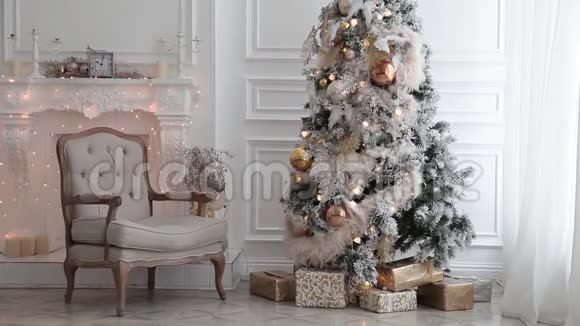 白色经典圣诞节和新年内饰视频的预览图