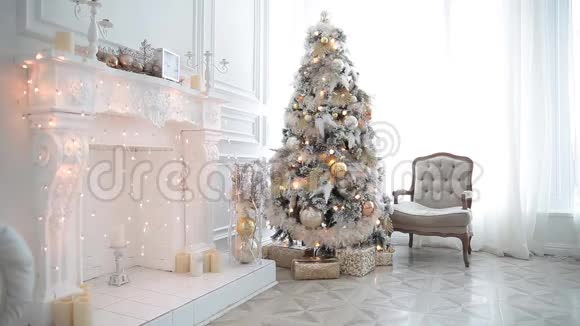 白色经典圣诞节和新年内饰视频的预览图