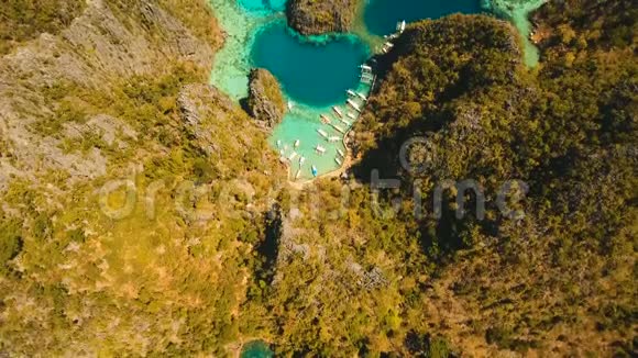 美丽的泻湖在卡扬干湖菲律宾冠状巴拉望视频的预览图