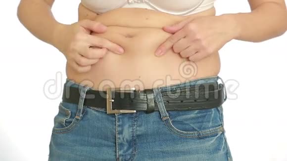 女人胖肚子超重和减肥的概念女孩拉肚子视频的预览图