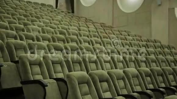 空排的剧院音乐厅或电影院座位视频的预览图