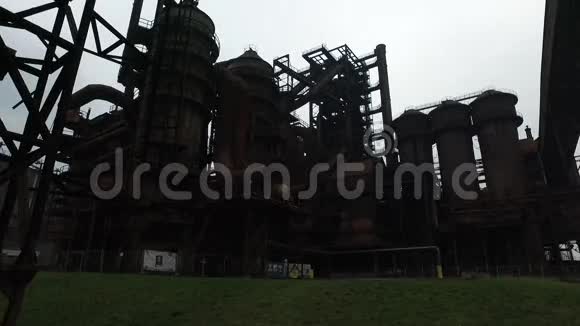 废弃钢铁厂视频的预览图