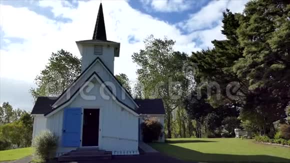 为葬礼服务的宗教礼拜堂视频的预览图