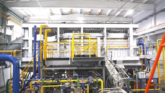 有色金属和黑色金属废料加工厂视频的预览图