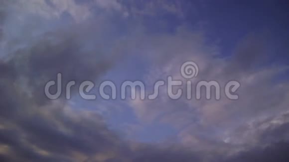 美丽的乌云密布的天空视频的预览图