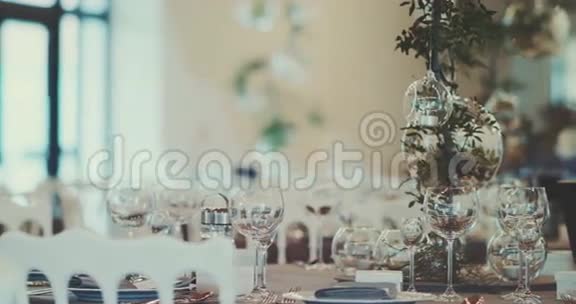奢华的婚礼桌饰视频的预览图