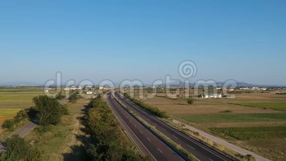 空中道路景观自然场景视频的预览图