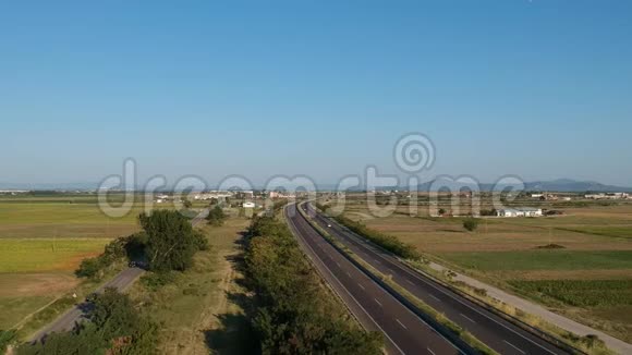 空中道路景观自然场景视频的预览图