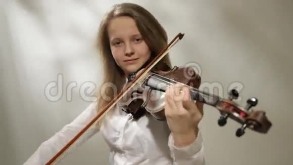 少年小提琴家视频的预览图