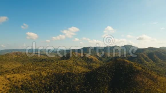 带热带森林的山脉菲律宾博霍岛视频的预览图