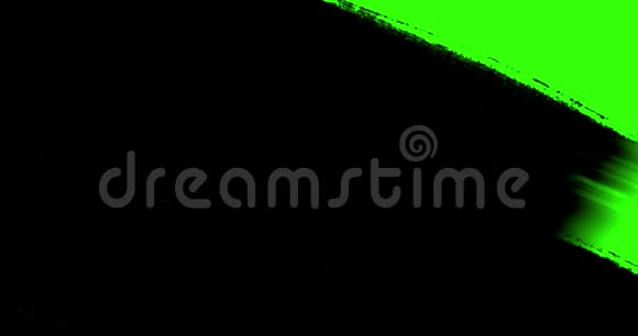 多抽象泼墨颜料刷横向笔划黑色过渡键绿屏背景视频的预览图
