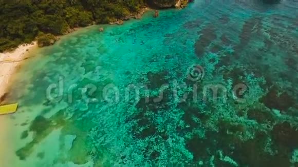 鸟瞰美丽的热带岛屿菲律宾长滩岛视频的预览图