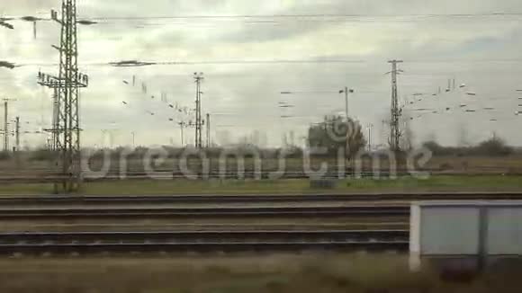 火车旅程窗口视图视频的预览图