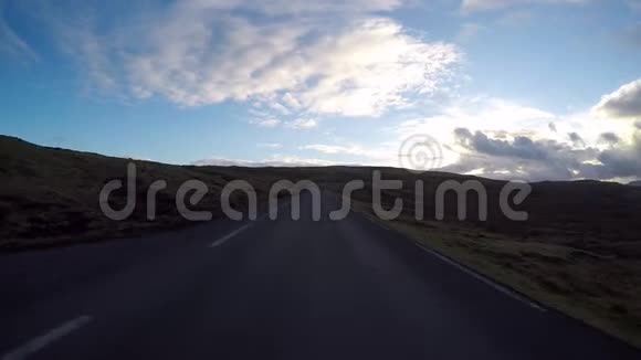 法罗群岛的公路猪肚视频的预览图
