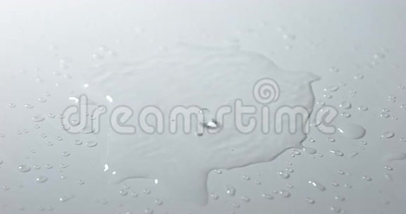 水滴入水水滴入水慢动作4K视频的预览图