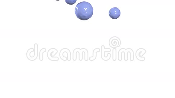 蓝色水滴落在白色表面缓慢运动油漆视频的预览图