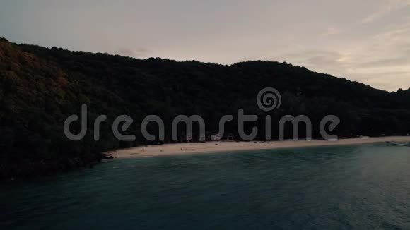 泰国珊瑚岛无人机射击视频的预览图
