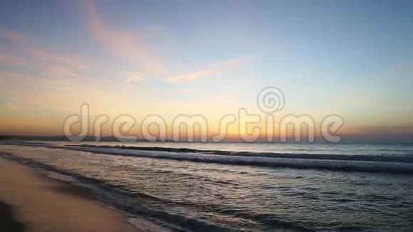 海滨日落美丽的天空视频的预览图