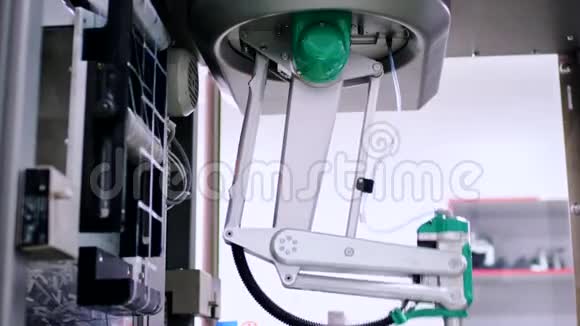 自动化制造机器制药厂的包装线视频的预览图
