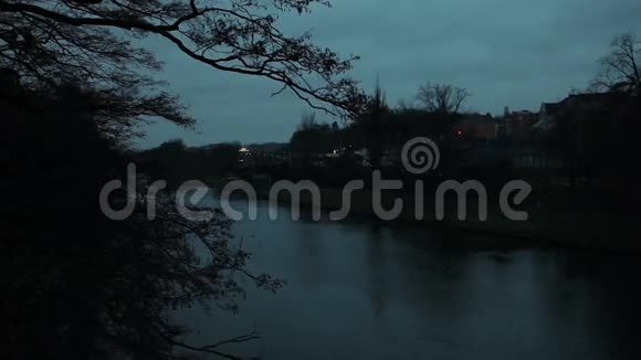 卡罗维瓦里夜城视频的预览图