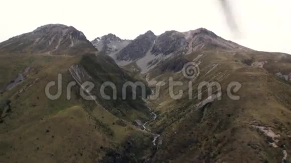 新西兰直升机窗口雪山全景景观视频的预览图