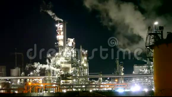 炼油厂工厂视频的预览图