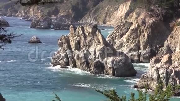 风景优美的大苏尔海岸视频的预览图
