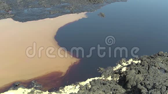 奥斯特拉瓦石油泻湖倾倒污染有毒废物视频的预览图