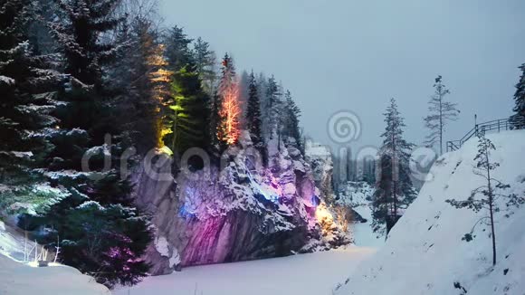 俄罗斯Ruskeala的MarbleKanyon冬季的Karelia视频的预览图