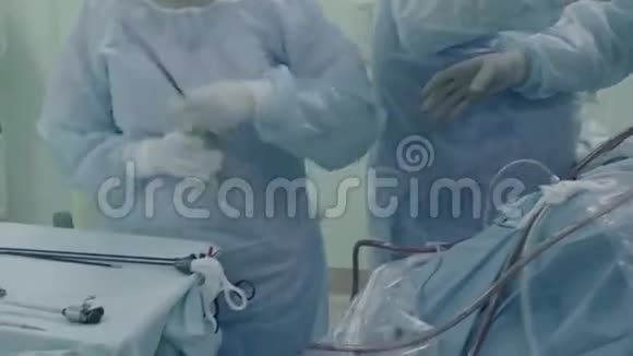 腹部腹腔镜手术视频的预览图