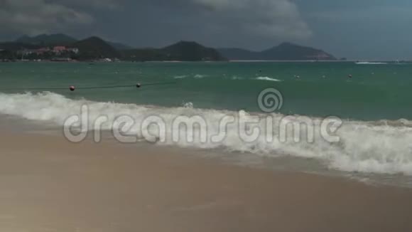 大东海海滩南海巨浪股市录像视频的预览图