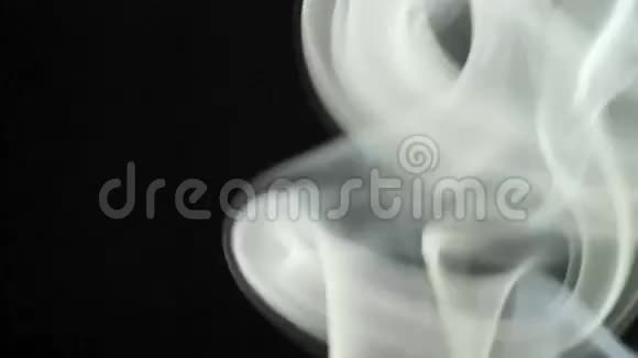 烟雾和黑暗的背景视频的预览图
