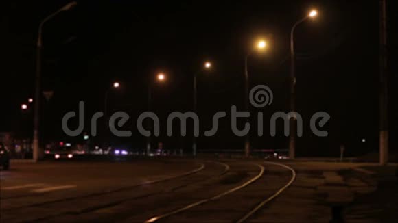 市街夜间交通视频的预览图